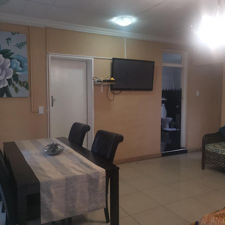 Aquila Guest House Pretoria-Noord Exterior foto